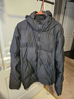 Target Men's Hooded Puffer Jacket in Black